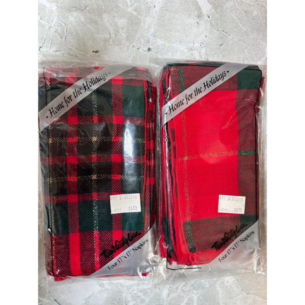 Town & Country Linen Christmas Plaid Tablecloth 60x84 Oval 8 Napkins Gold Lurex